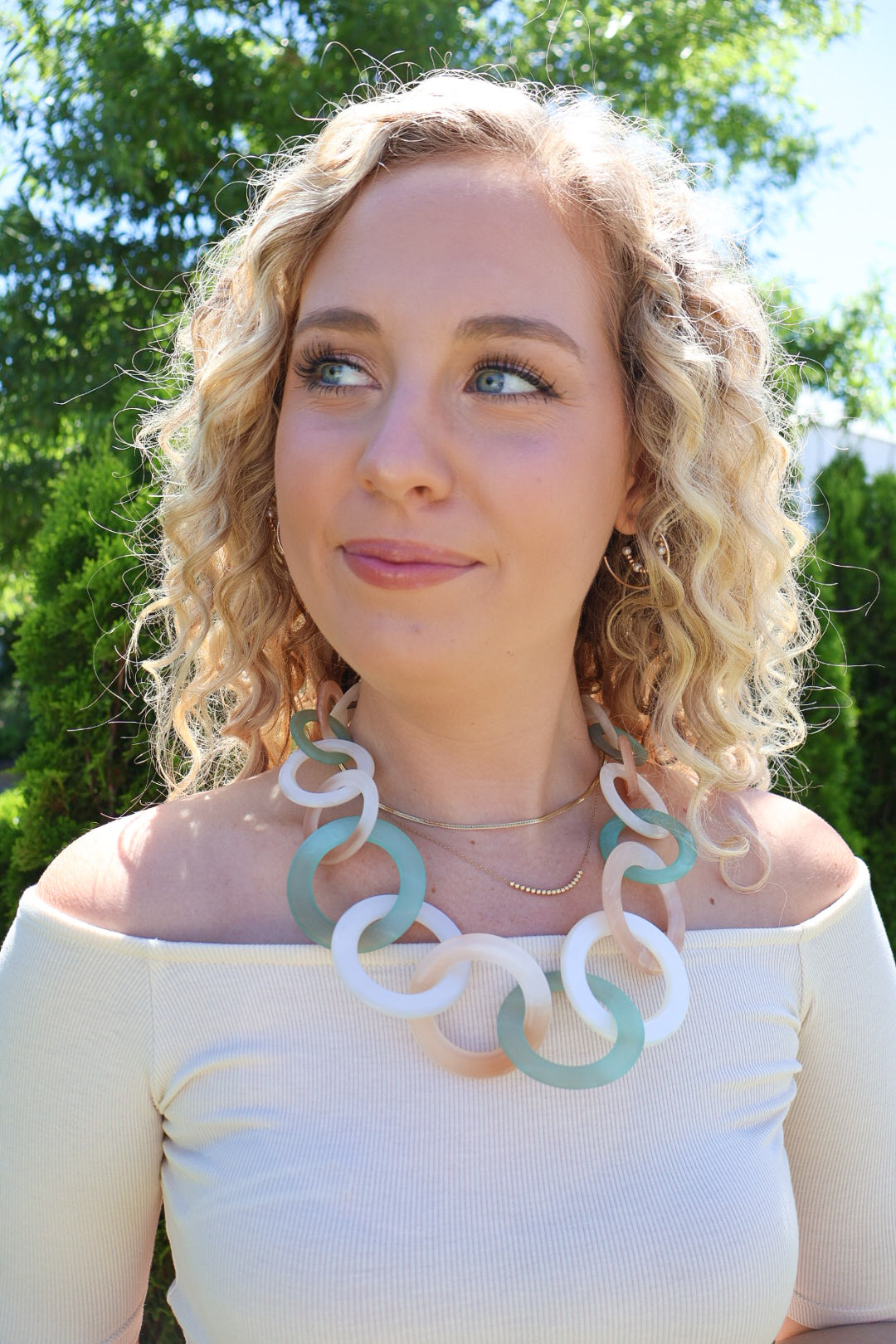 Resin Circle Link Necklace