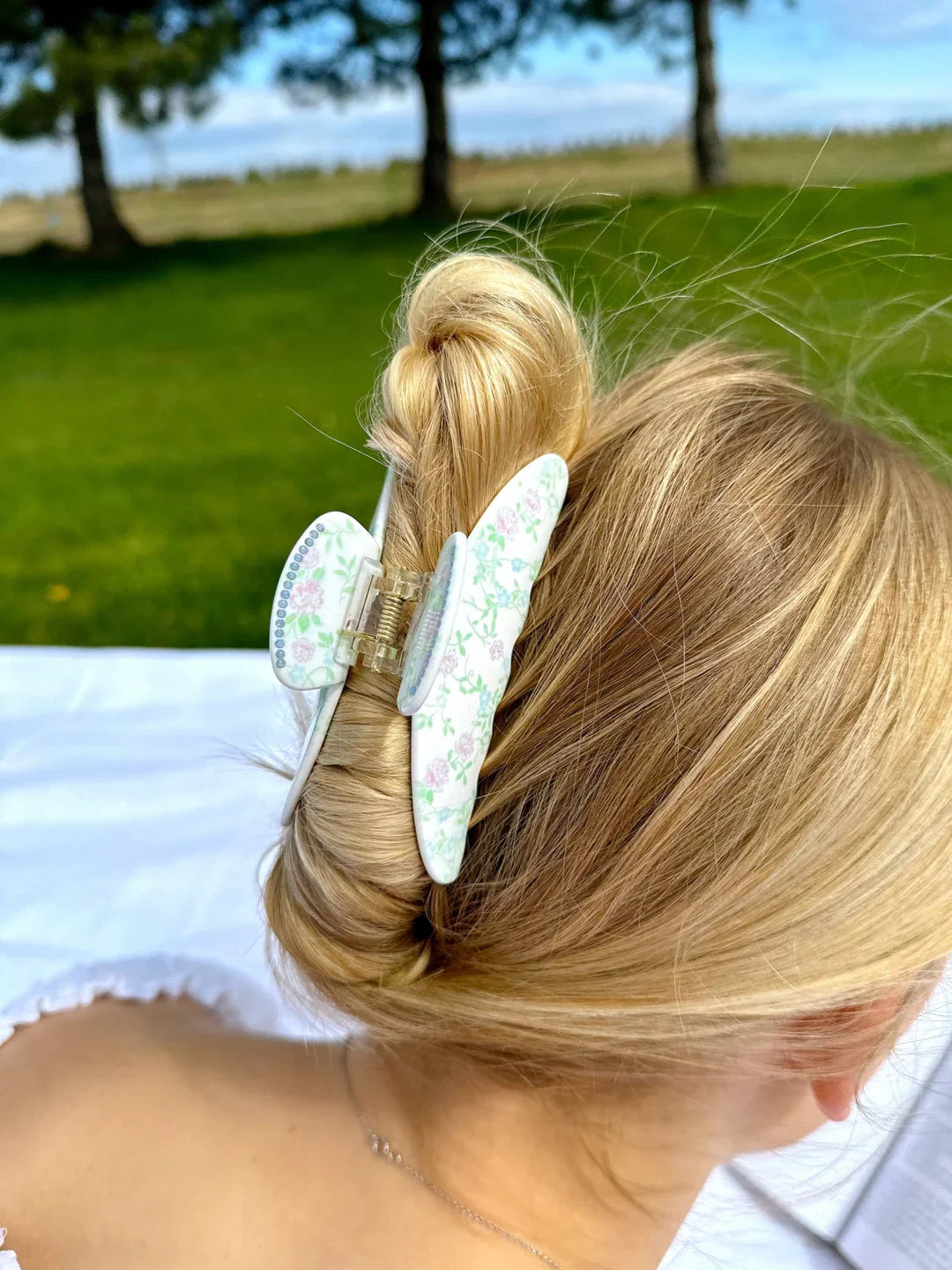 Bloom Floral Claw Clip