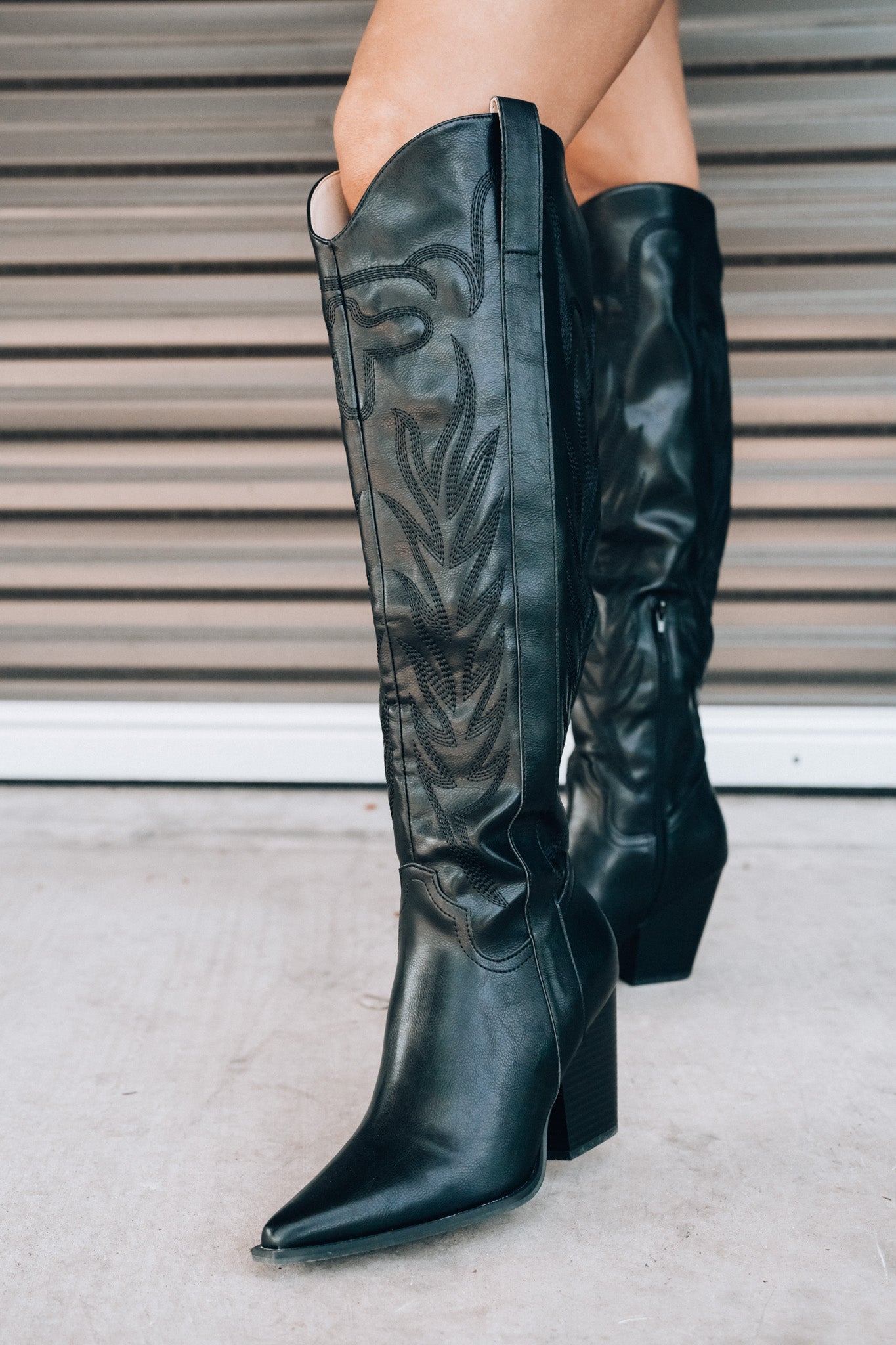 Bronco Cowboy Boots (Black)