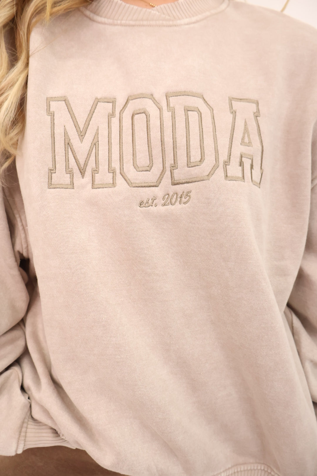 Moda Embroidered Oversized Pullover - Mocha