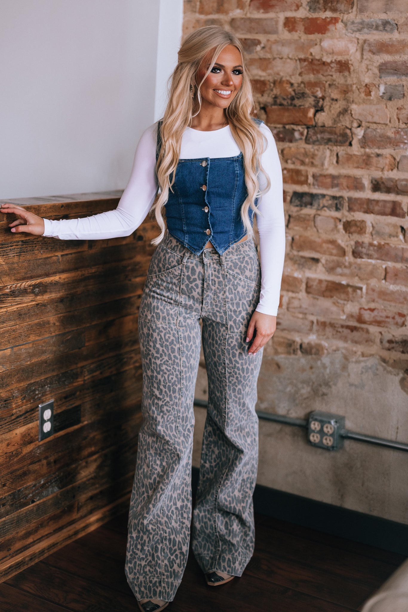 Corral Denim Stretch Vest (Dark Denim)