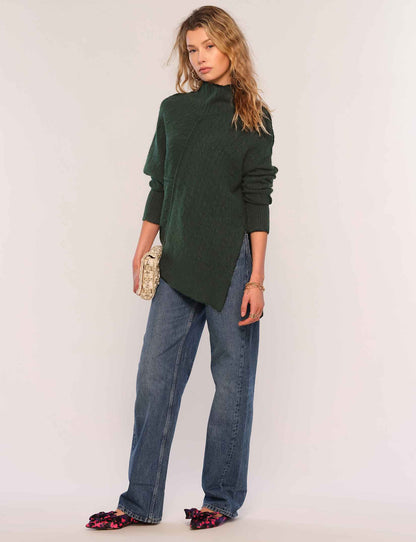 amia sweater