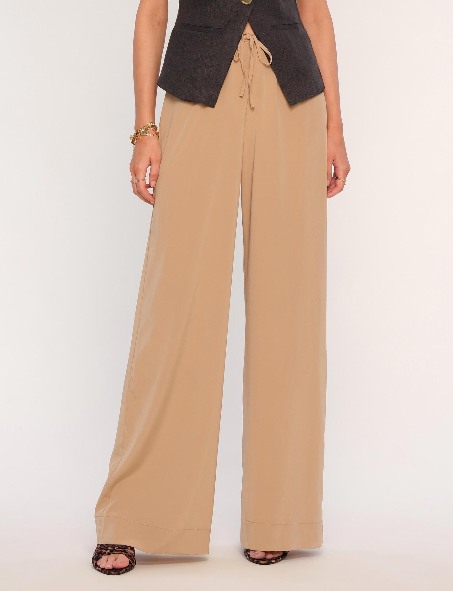 Halle Pant