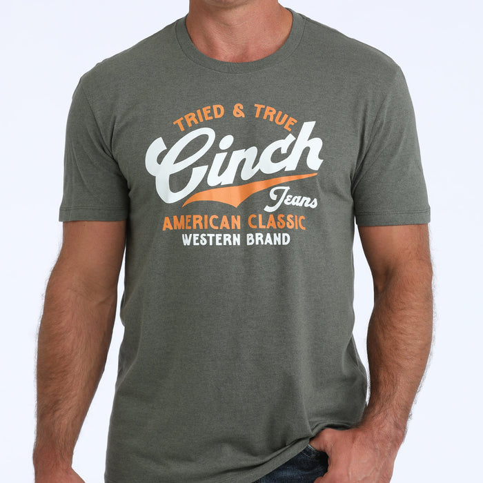 Cinch Men's Logo Graphic T-Shirt in Olive