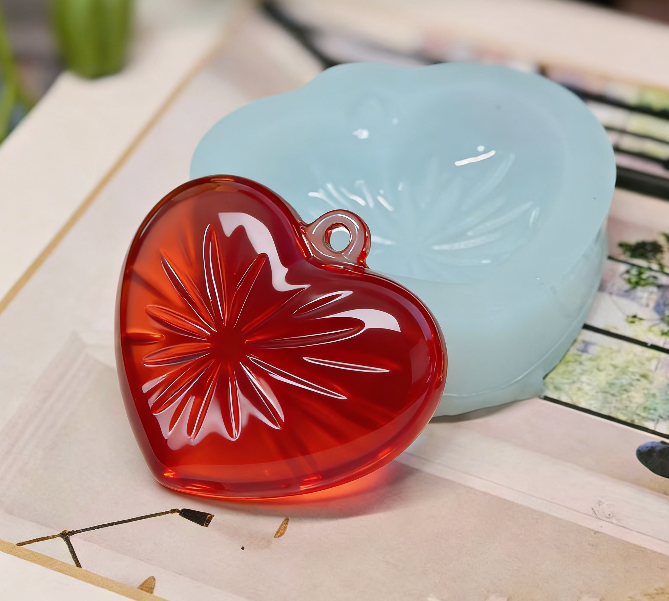Handmade Crystal Heart-Shaped Pendant Resin Mold
