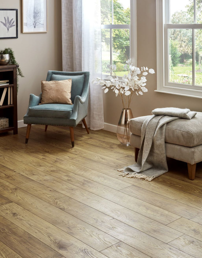 Kronospan Greendale 10mm Laminate Flooring - Addington Chestnut