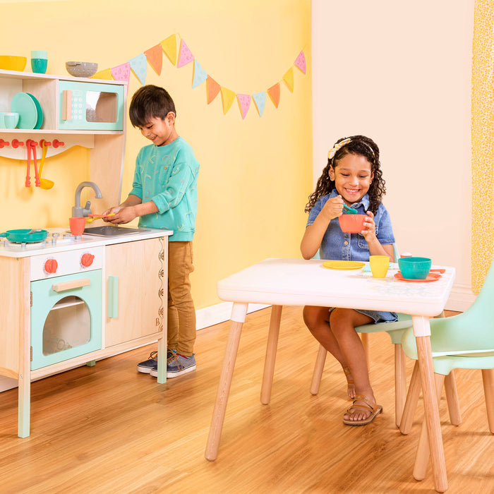 Toy cooking accessories.