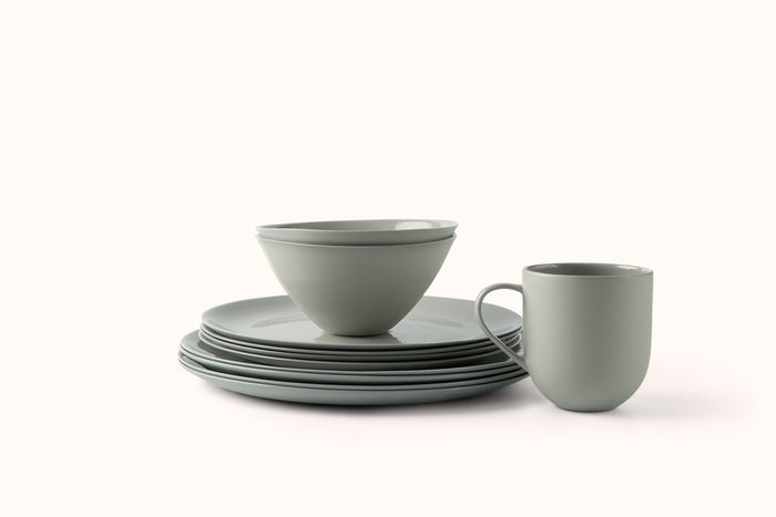 MUD ASH FLARED DINNERWARE