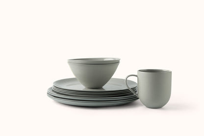 MUD ASH FLARED DINNERWARE