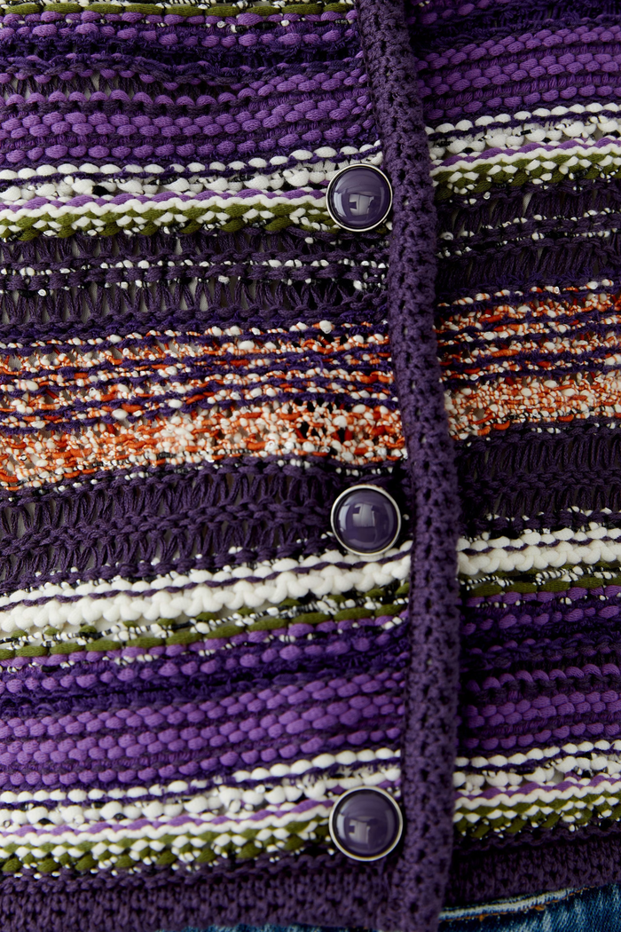 Make a colourful statement with this striking Oui knit cardigan, woven in a special yarn mix that combines rich purple, orange and green stripes with a subtle shimmer of micropaillettes. Cut in a narrow, shortened silhouette, it has a round neckline finished with a neat trim and slim, fitted sleeves for a flattering, considered shape. Valuable metal buttons run down the front for a refined finishing touch.