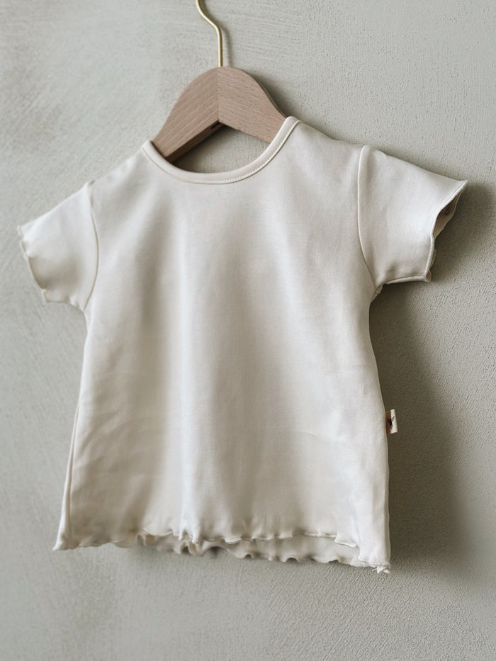 RUFFLED T-SHIRT - CREMA