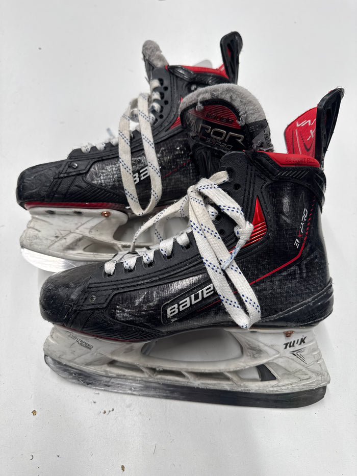 Used Bauer Vapor3x pro Hockey Skates, INT 4 fit. 3