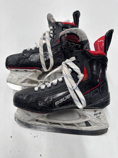 Used Bauer Vapor3x pro Hockey Skates, INT 4 fit. 3