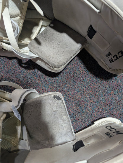 Used CCM E-Flex E3.9 29+1" Intermediate Goalie Leg Pads
