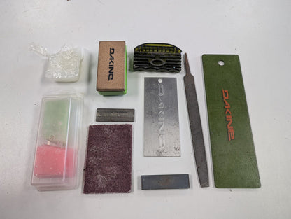 Used Dakine Deluxe Tune Snowboard/Ski Tuning Kit