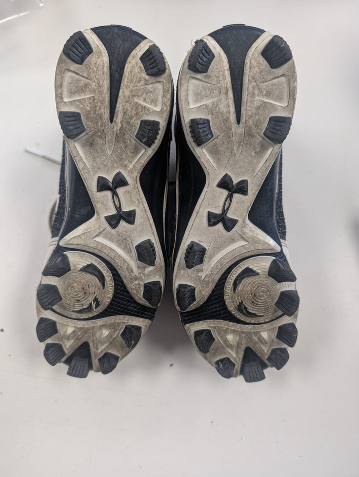 Used Under Armour Size 3Y Baseball Cleats