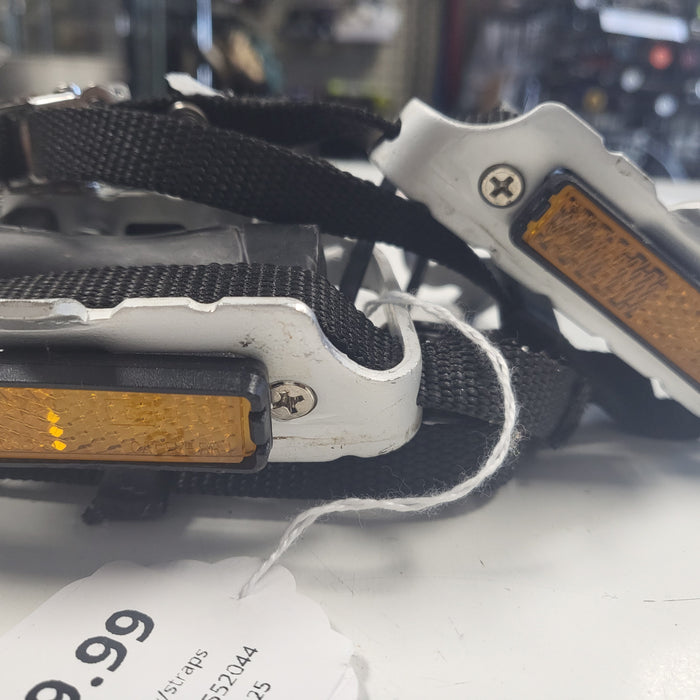 Used Wellgo Bike Pedals w/straps